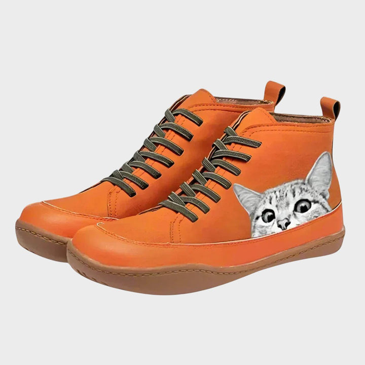 Szilvia - Bőr csizmák macskakedvelőknek