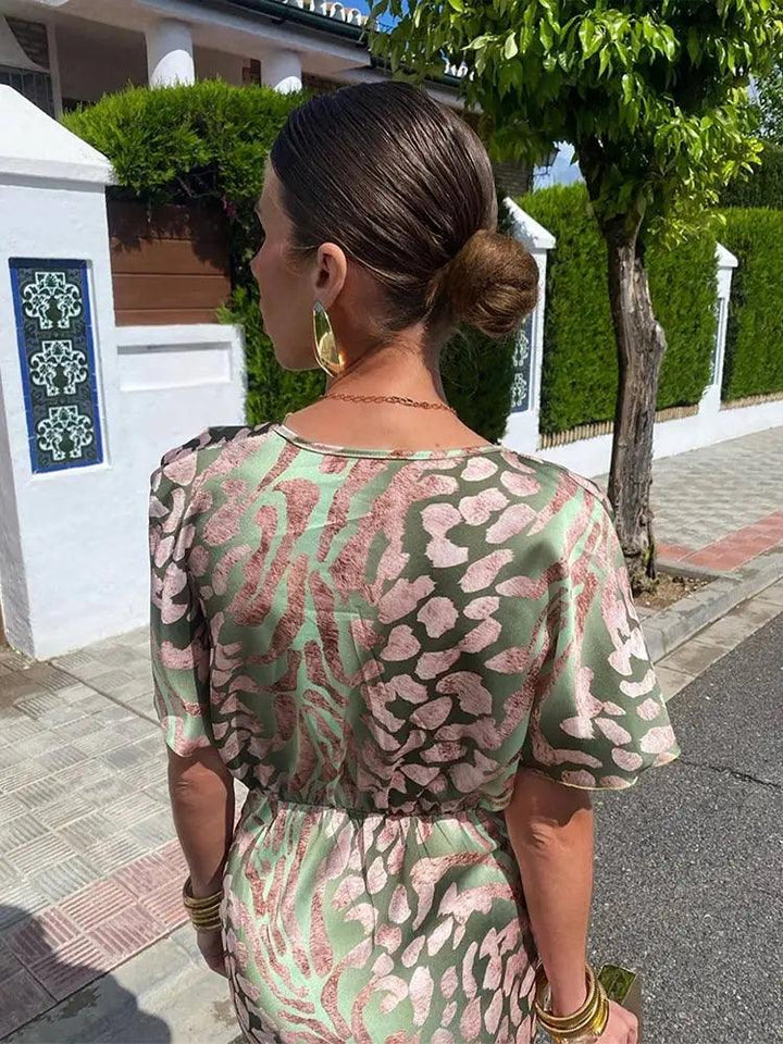 Ilona - Virágmintás, pliszézett ruha