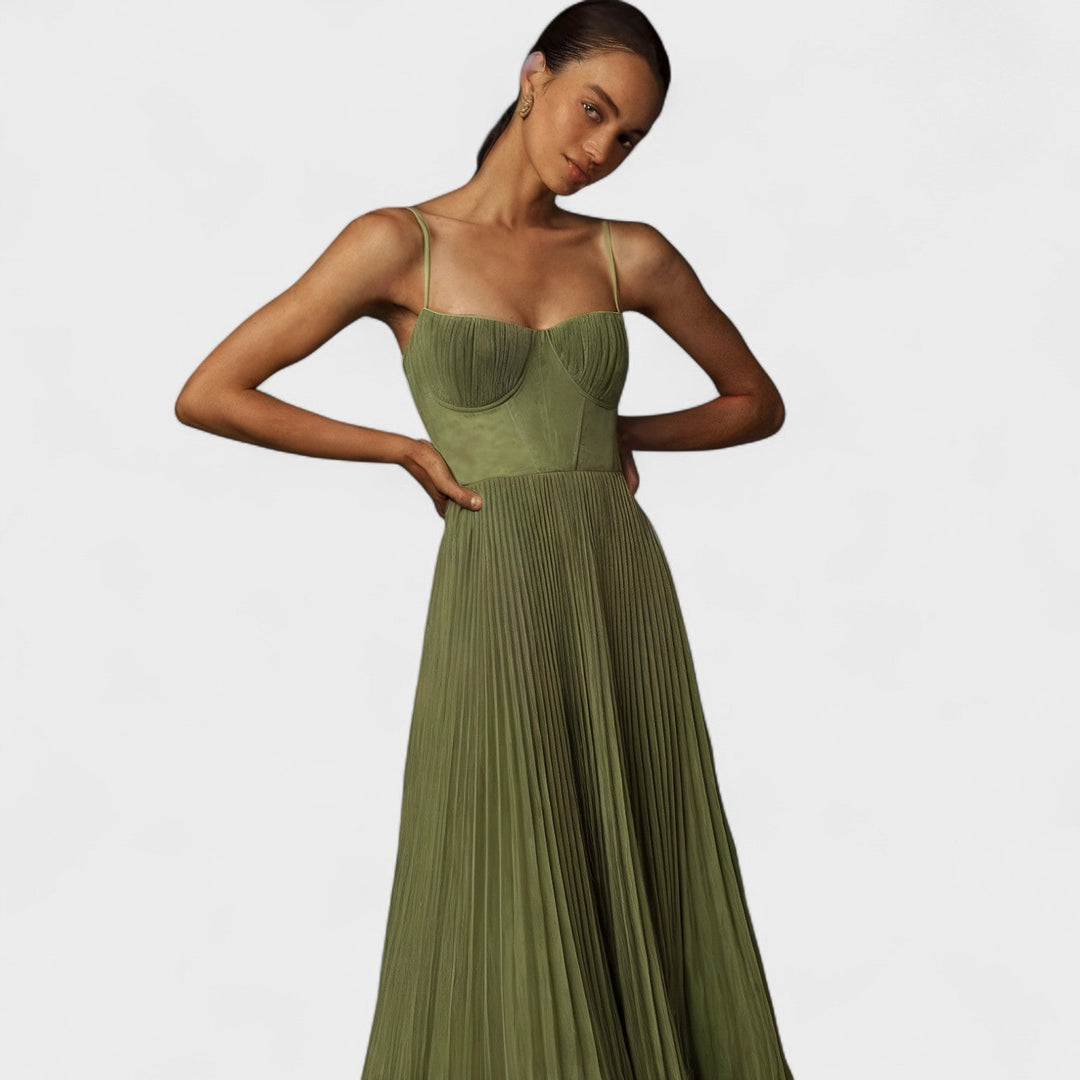 Éva - A ruha eleganciával